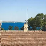 Hill House Проживание в семье